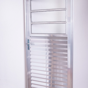 Porta Basculante em Alumínio Lado Esquerdo 210x80 Casabella